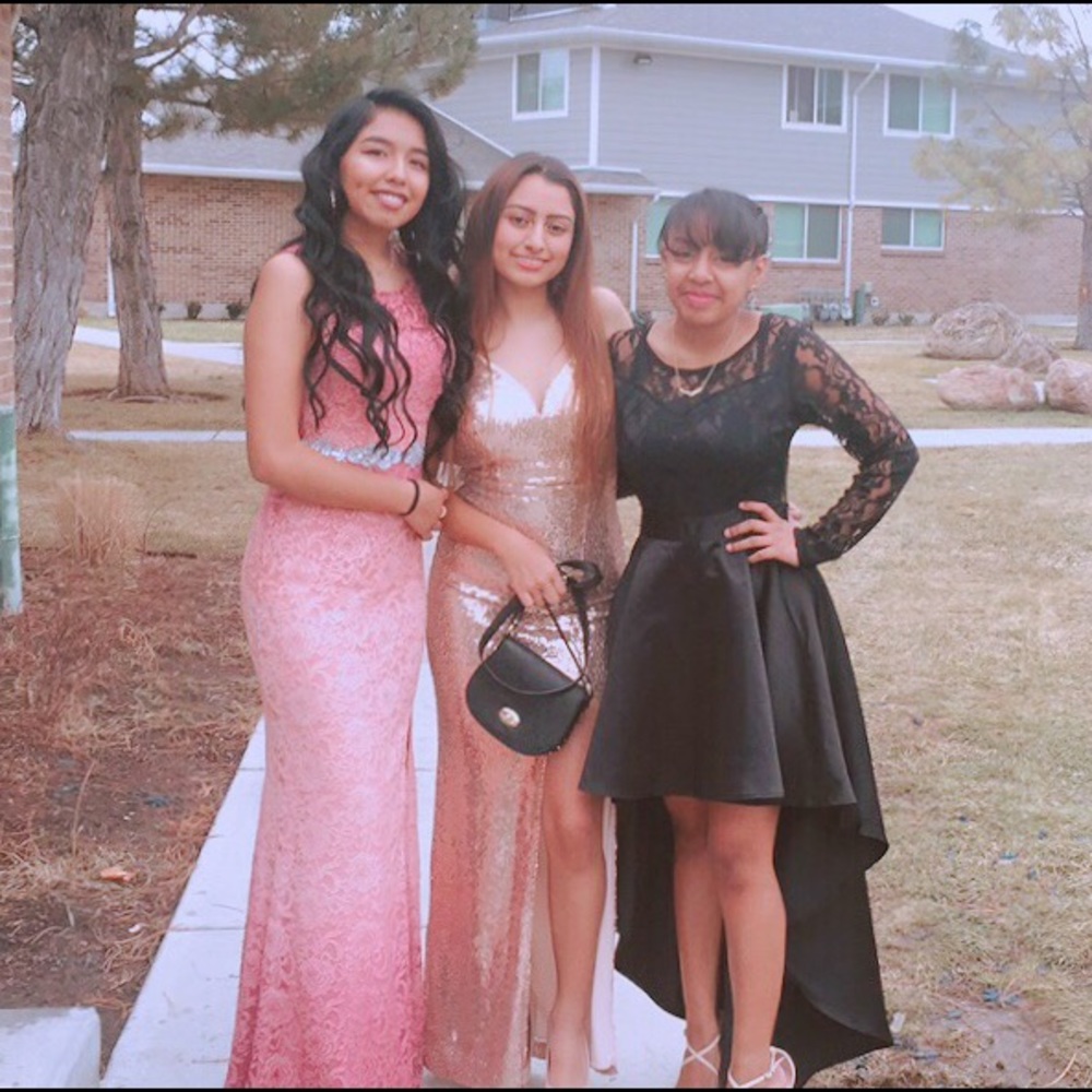 Meet your Posher, Tahis